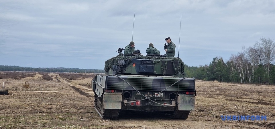 [情報] 在波蘭，透露了烏克蘭人在 Leopard 2 上